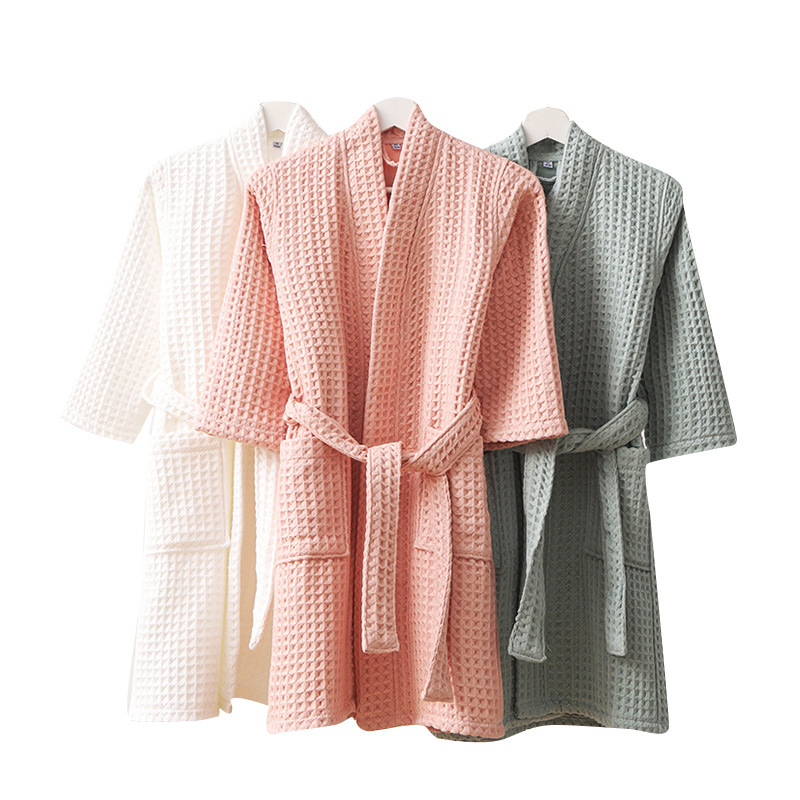 Waterproof changing robe for outdoor activities