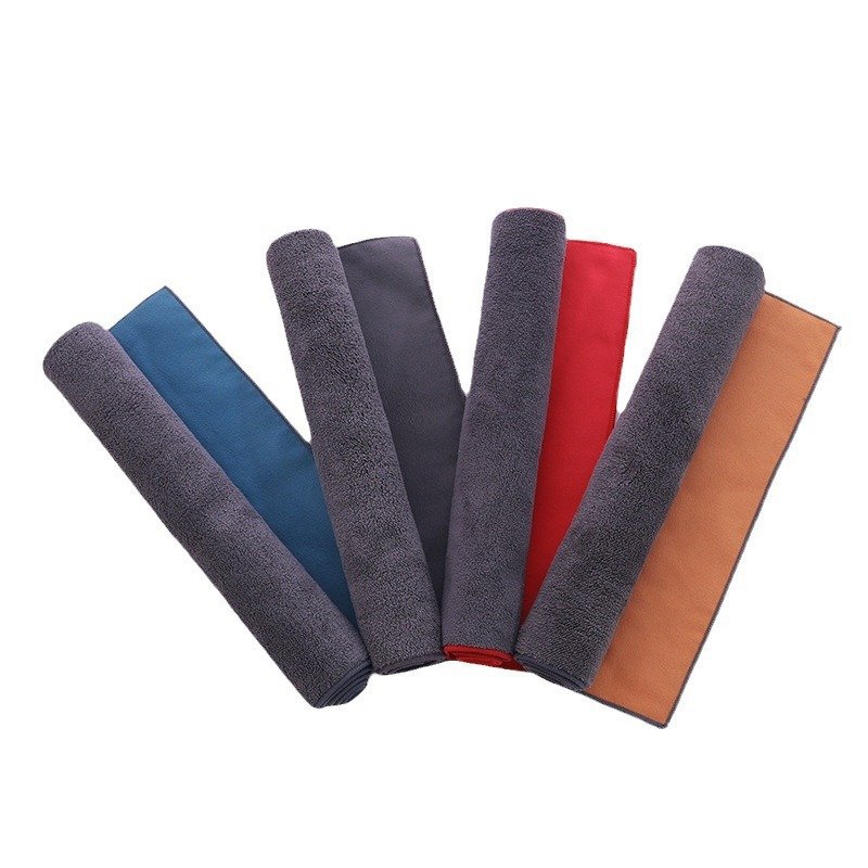 Microfiber cloth cleaning car